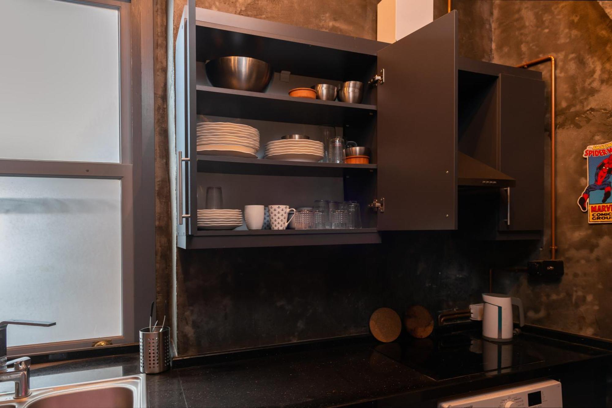 Apartment The -amazing Historical In Prime Location *
